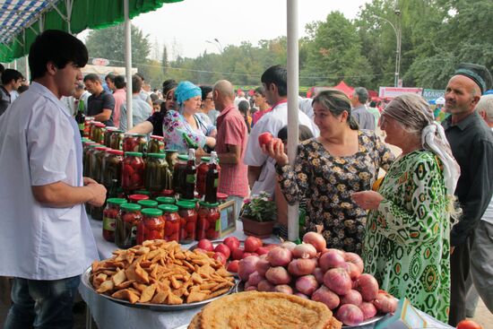 Oshi Palav contest in Tajikistan