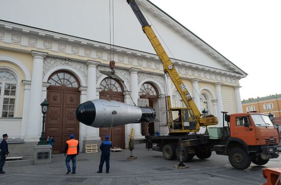Replica of Tsar Bomba hydrogen bomb delivered to Moscow