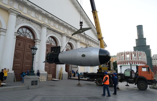 Replica of Tsar Bomba hydrogen bomb delivered to Moscow