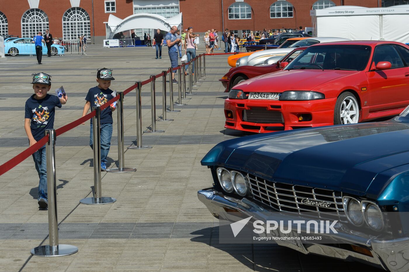 Moscow's Legends Park hosts Super Car Show 2015