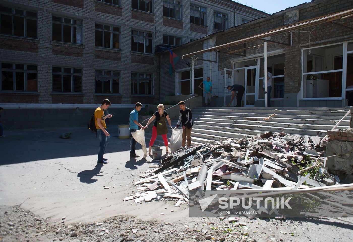 Aftermath of night shelling of Donetsk's Gorlovka by Ukrainian military