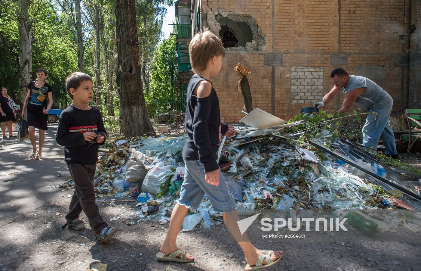 Aftermath of night shelling of Donetsk's Gorlovka by Ukrainian military