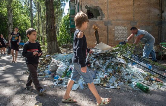 Aftermath of night shelling of Donetsk's Gorlovka by Ukrainian military