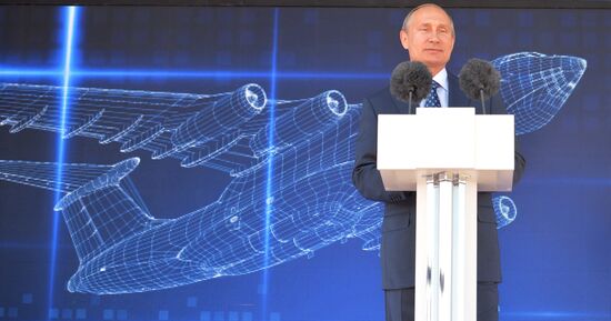 Russian President Vladimir Putin visits the International Aerospace Salon (MAKS 2015)