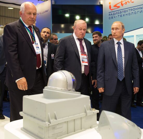 Russian President Vladimir Putin visits the International Aerospace Salon (MAKS 2015)