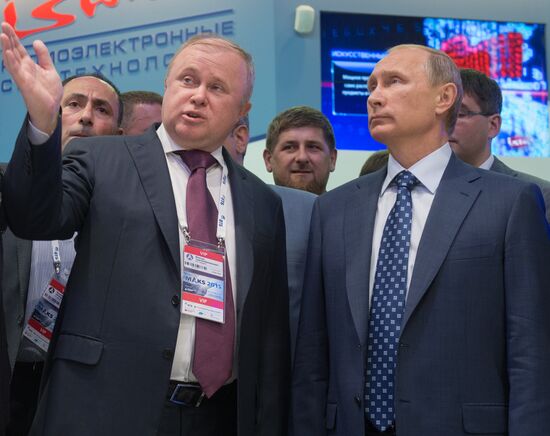 Russian President Vladimir Putin visits the International Aerospace Salon (MAKS 2015)