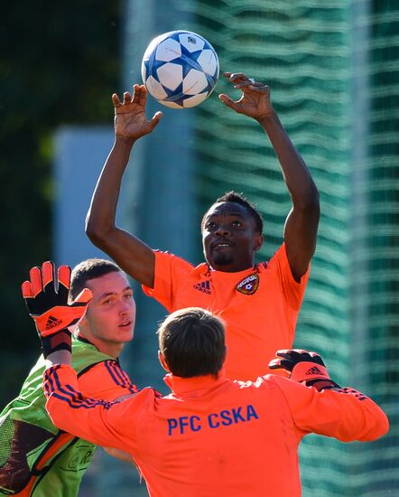 Football. UEFA Champions League. PFC CSKA's training session
