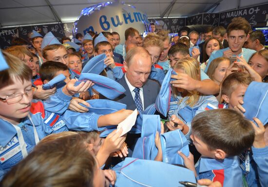 Russian President Vladimir Putin visits the International Aerospace Salon (MAKS 2015)