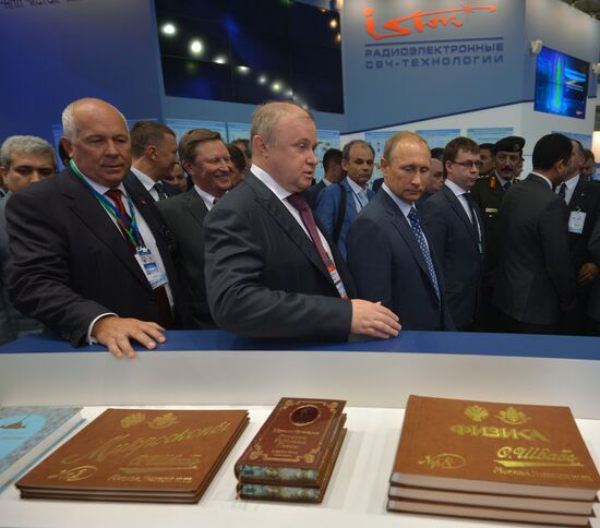 Russian President Vladimir Putin visits the International Aerospace Salon (MAKS 2015)