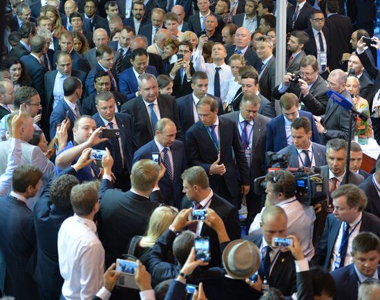 Russian President Vladimir Putin visits the International Aerospace Salon (MAKS 2015)