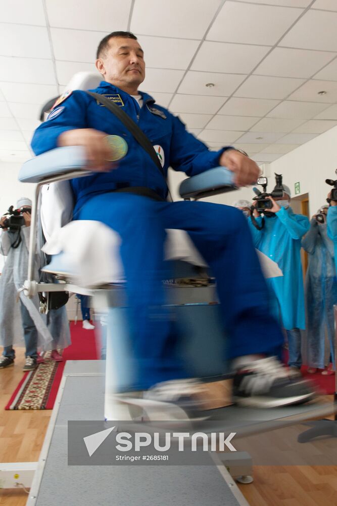 Training of ISS 45/46 and Visiting Expedition 18 crew