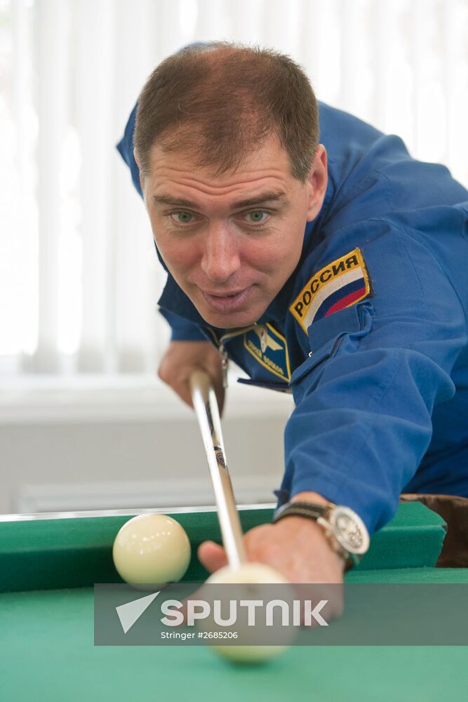 Training of ISS 45/46 and Visiting Expedition 18 crew