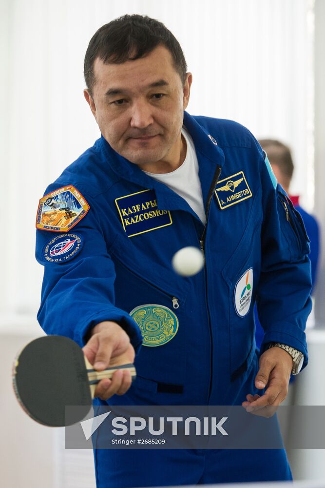 Training of ISS 45/46 and Visiting Expedition 18 crew