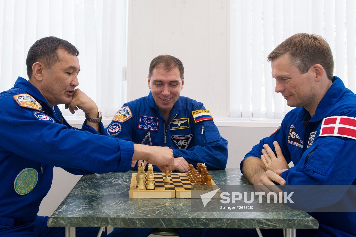 Training of ISS 45/46 and Visiting Expedition 18 crew
