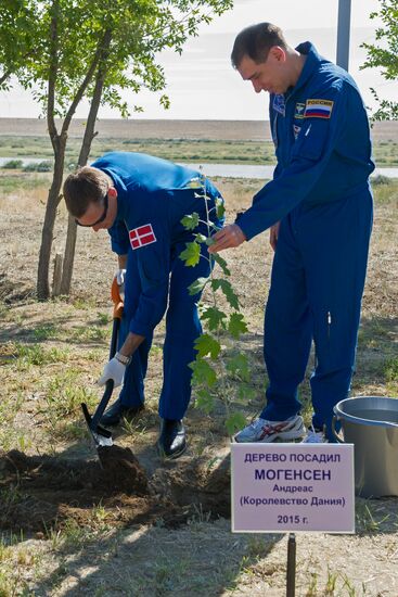 Training of ISS 45/46 and Visiting Expedition 18 crew
