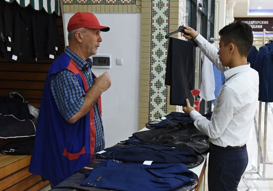 School market in Dushanbe