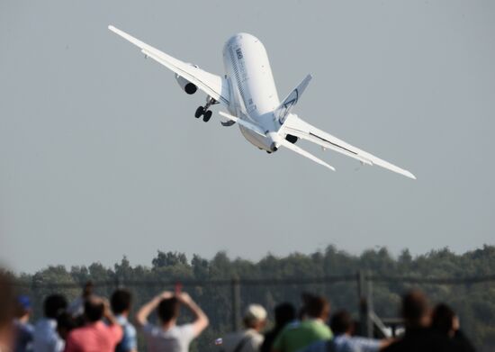 Maks-2015 International Aerospace Salon. Day Two