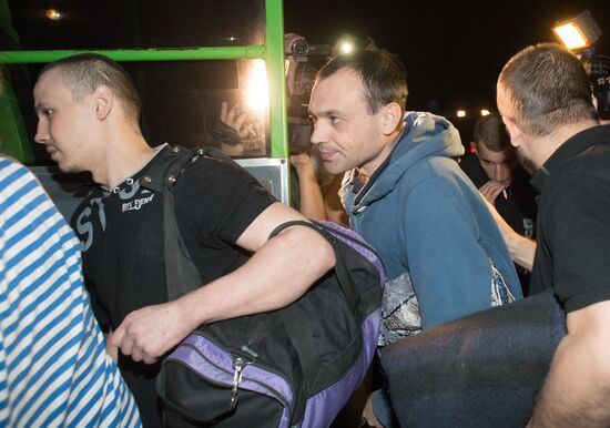 Exchanging prisoners in the Donetsk Region
