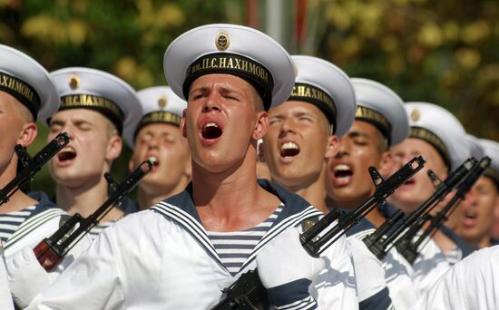 Nakhimov Naval School students take oath in Sevastopol