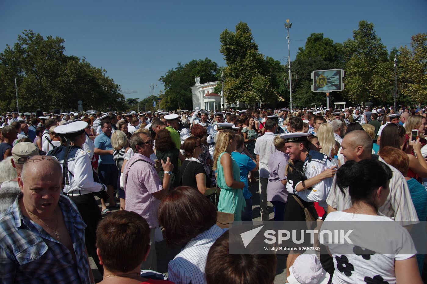 Nakhimov Naval School students take oath in Sevastopol