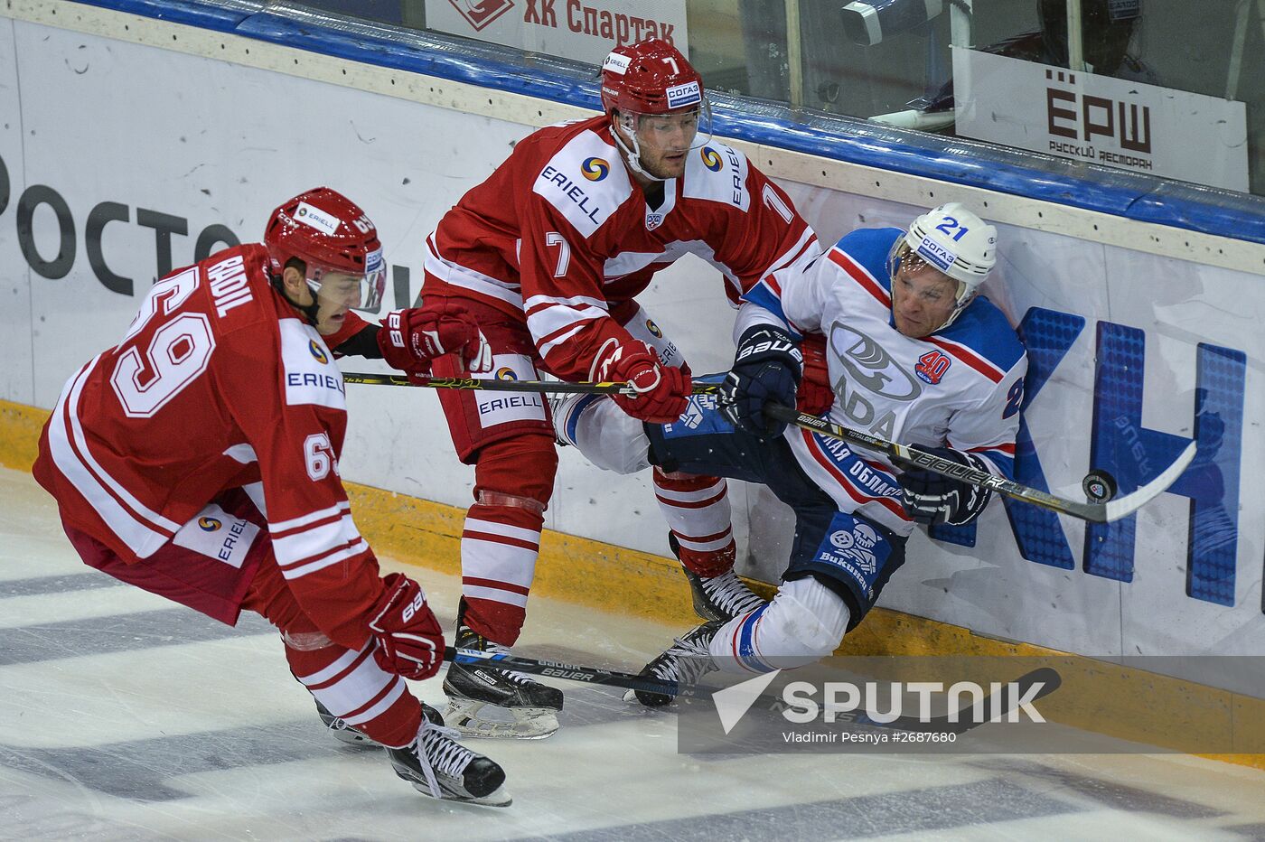 Kontinental Hockey League. Spartak vs. Lada