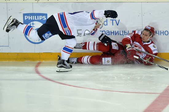 Kontinental Hockey League. Spartak vs. Lada