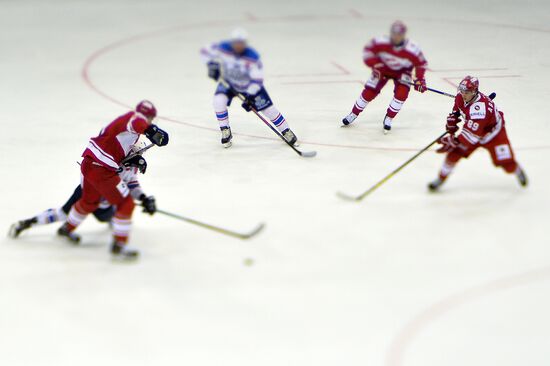 Kontinental Hockey League. Spartak vs. Lada