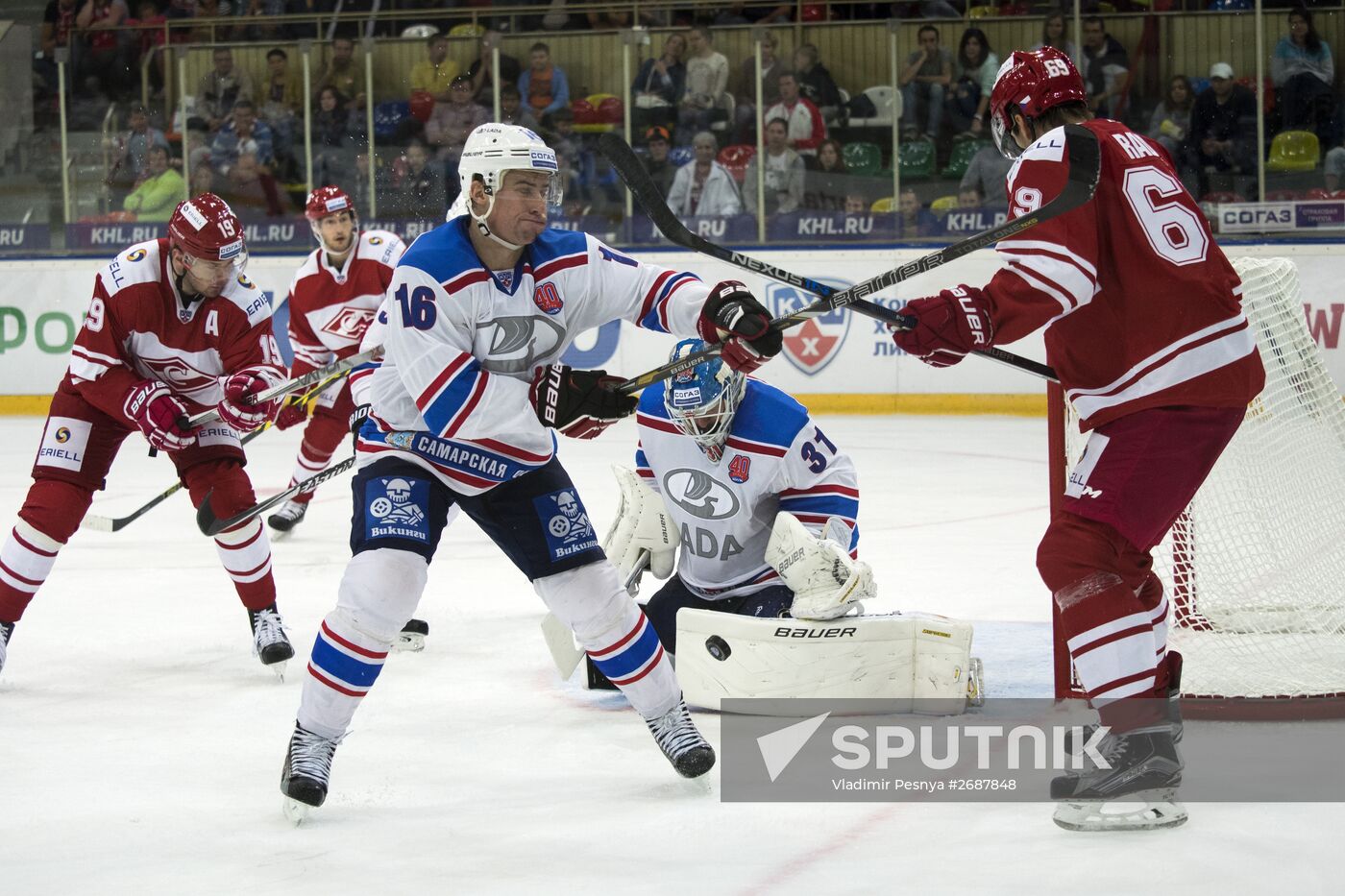 Kontinental Hockey League. Spartak vs. Lada