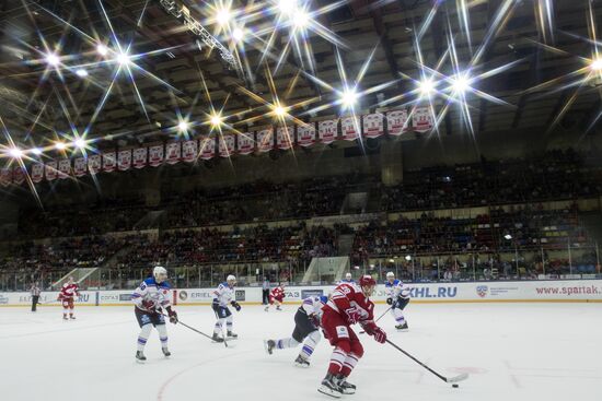 Kontinental Hockey League. Spartak vs. Lada