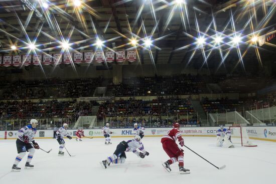 Kontinental Hockey League. Spartak vs. Lada