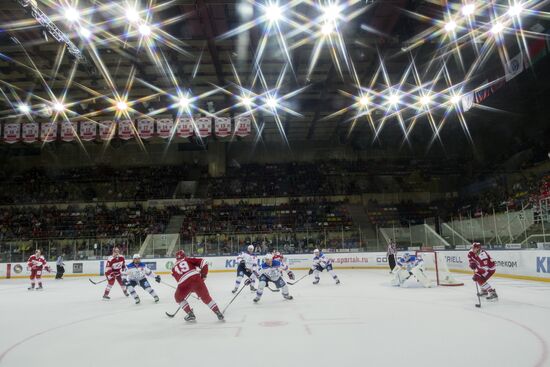 Kontinental Hockey League. Spartak vs. Lada