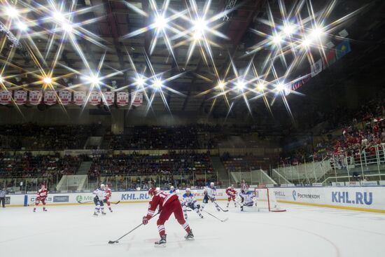 Kontinental Hockey League. Spartak vs. Lada