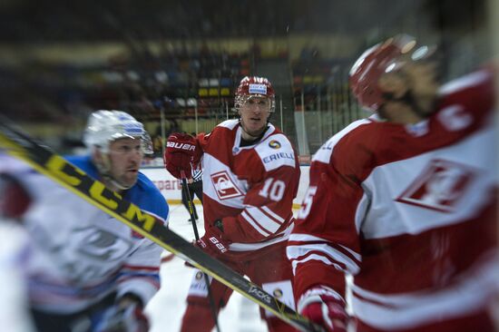 Kontinental Hockey League. Spartak vs. Lada