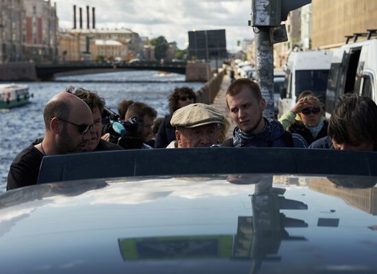 Shooting of Alexander Veledinsky's "V Keiptaunskom Portu" ("In the Port of Cape Town")