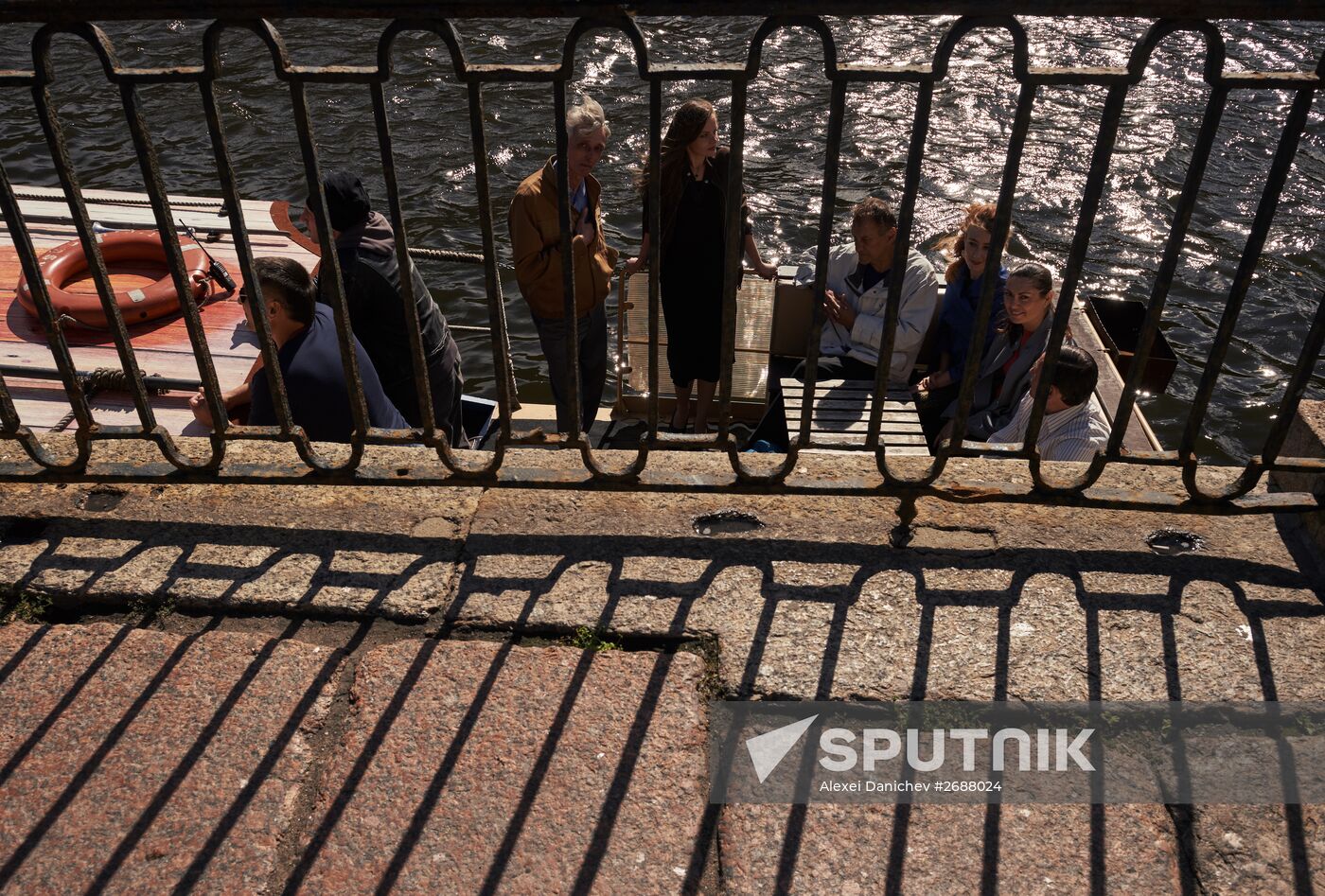 Shooting of Alexander Veledinsky's "V Keiptaunskom Portu" ("In the Port of Cape Town")