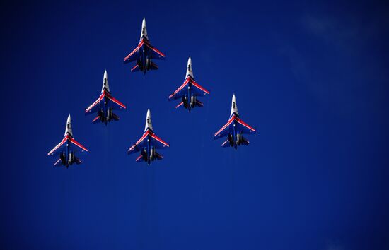 MAKS 2015 International Aviation and Space Salon closing day