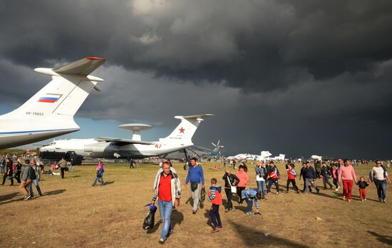 MAKS 2015 International Aviation and Space Salon closing day