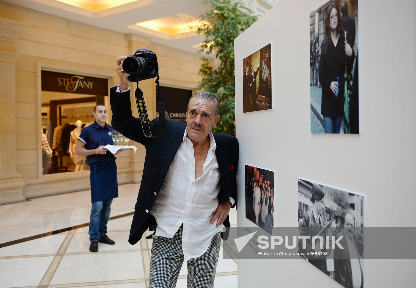 Photographer Rino Barillari and fashion historian Mara Parmegiani visit Moscow