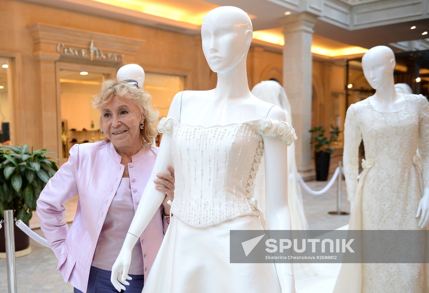 Photographer Rino Barillari and fashion historian Mara Parmegiani visit Moscow