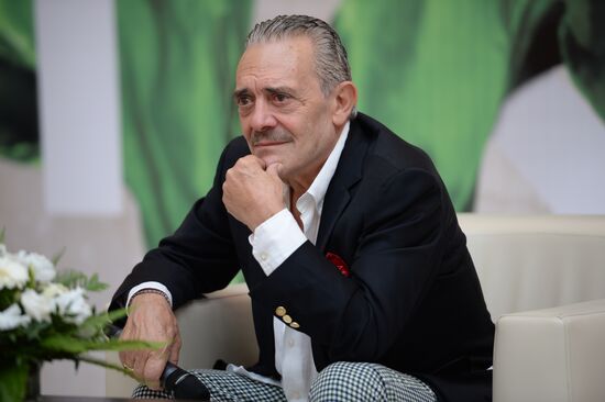 Photographer Rino Barillari and fashion historian Mara Parmegiani visit Moscow