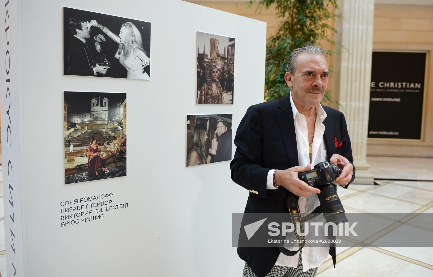 Photographer Rino Barillari and fashion historian Mara Parmegiani visit Moscow