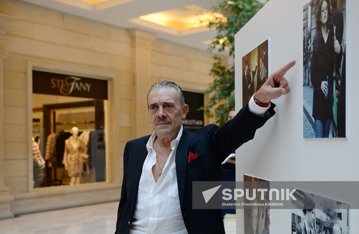 Photographer Rino Barillari and fashion historian Mara Parmegiani visit Moscow