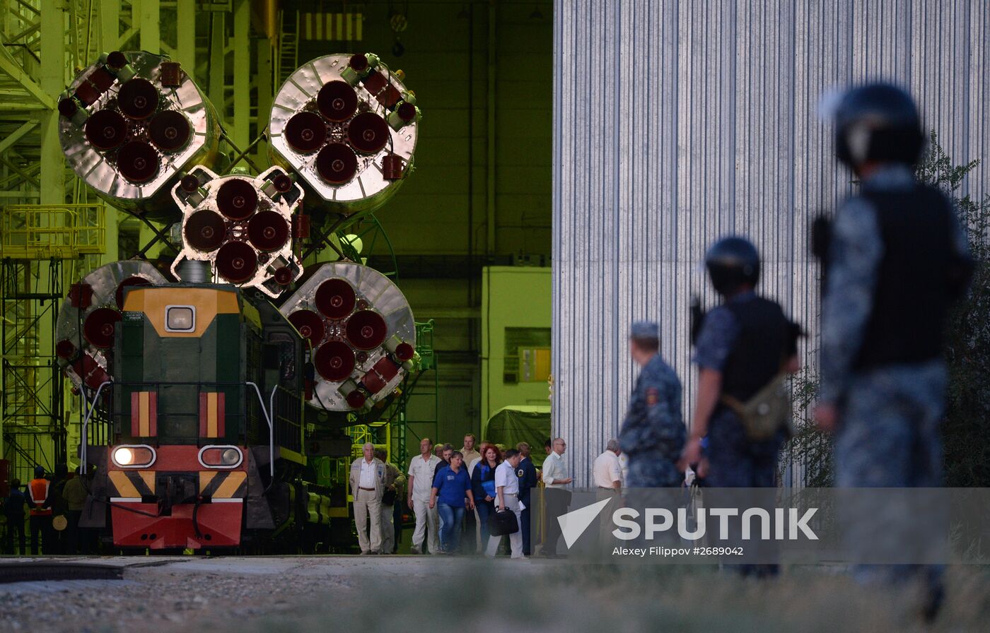 Soyuz TMA-18M spacecraft rolled out to launch pad at Baikonur Cosmodrome