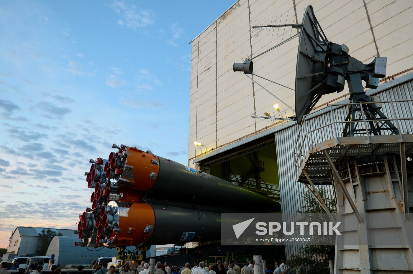 Soyuz TMA-18M spacecraft rolled out to launch pad at Baikonur Cosmodrome