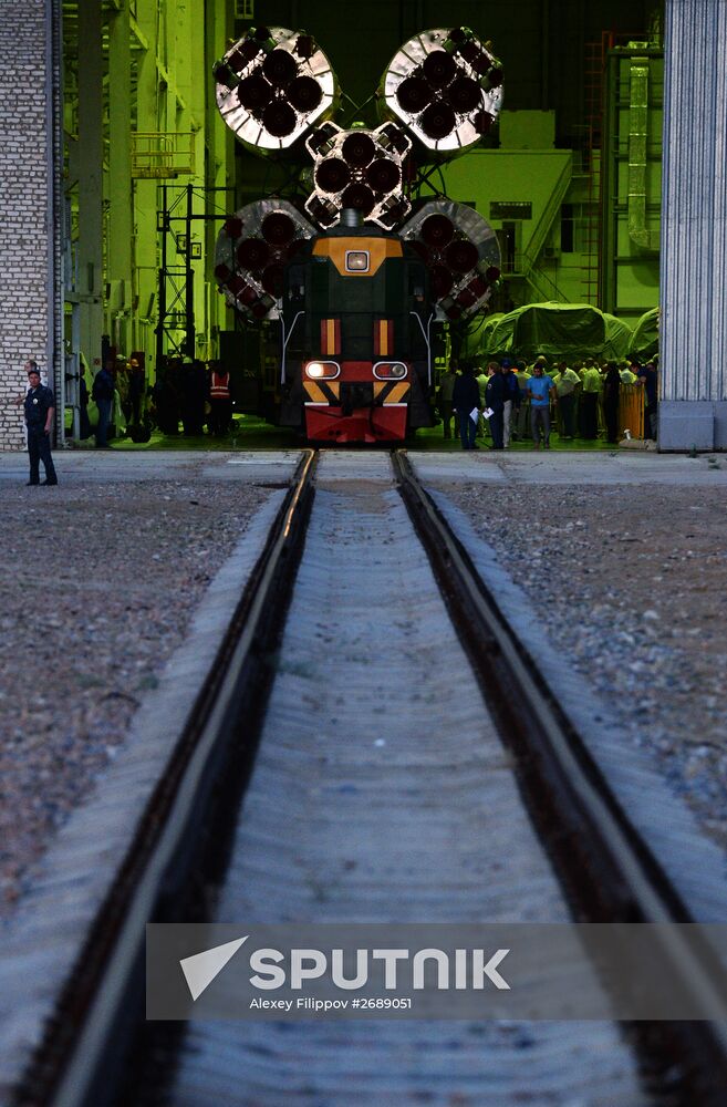 Soyuz TMA-18M spacecraft rolled out to launch pad at Baikonur Cosmodrome