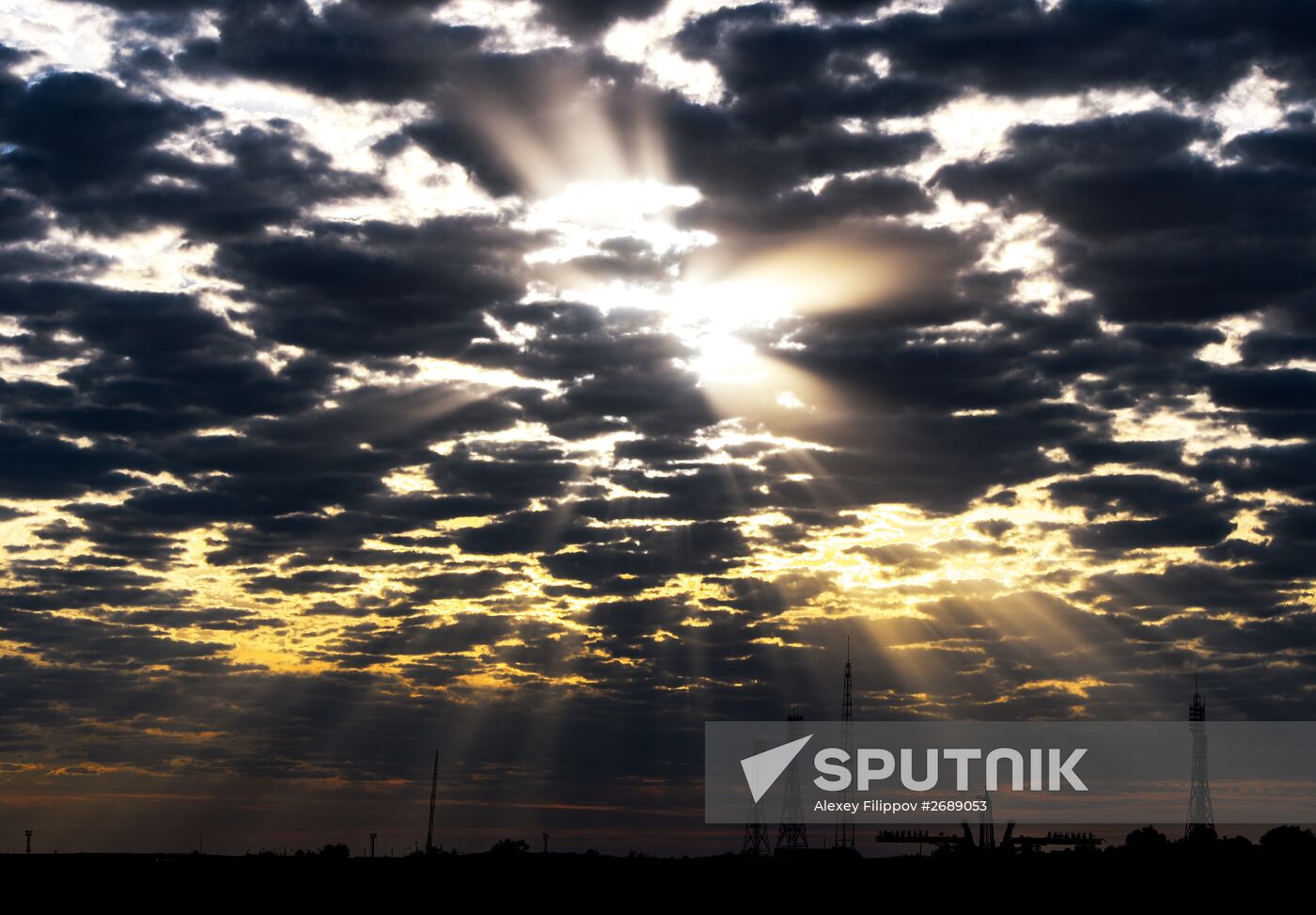 Soyuz TMA-18M spacecraft rolled out to launch pad at Baikonur Cosmodrome