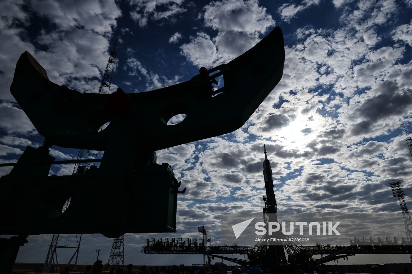 Soyuz TMA-18M spacecraft rolled out to launch pad at Baikonur Cosmodrome