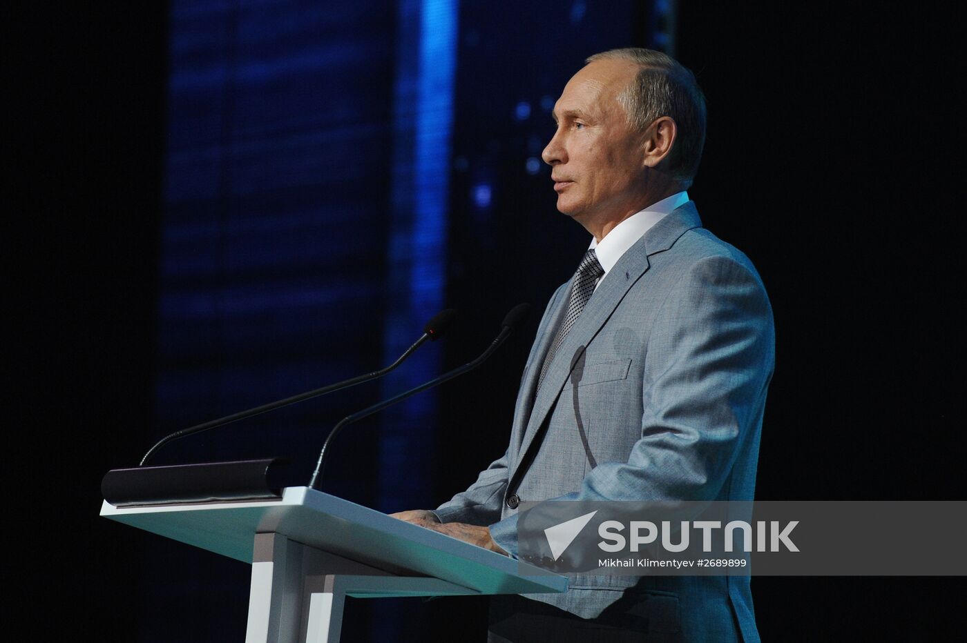 President Vladimir Putin meets with students and teachers of Sirius Center for Gifted Children on Knowledge Day
