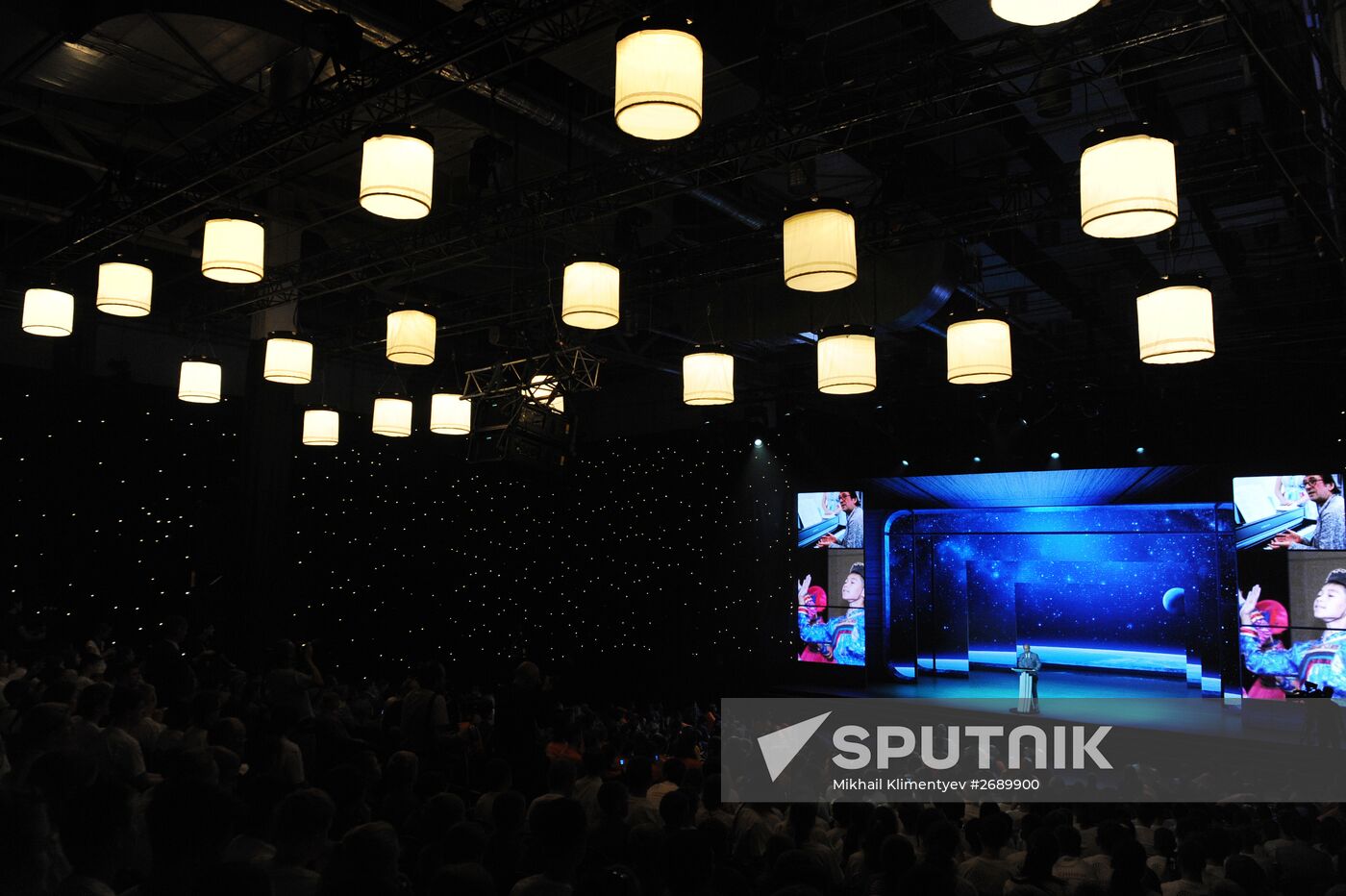 President Vladimir Putin meets with students and teachers of Sirius Center for Gifted Children on Knowledge Day