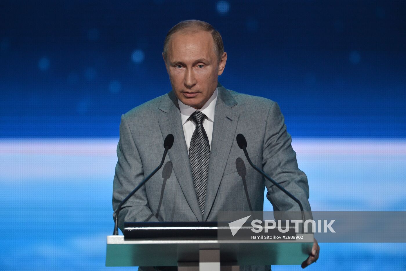 President Vladimir Putin meets with students and teachers of Sirius Center for Gifted Children on Knowledge Day